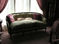 EMH artifact GAGA's sopha 1498.JPG image/jpeg thumbnail